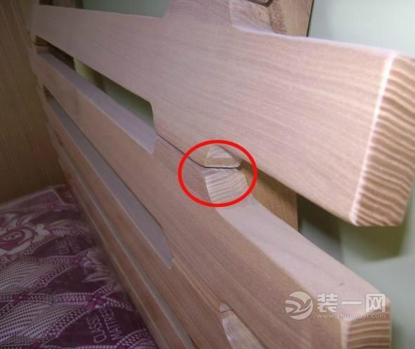 贴皮家居or纯实木家具