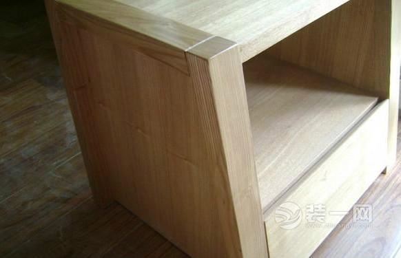 贴皮家居or纯实木家具