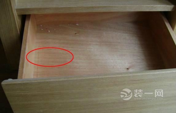 贴皮家居or纯实木家具