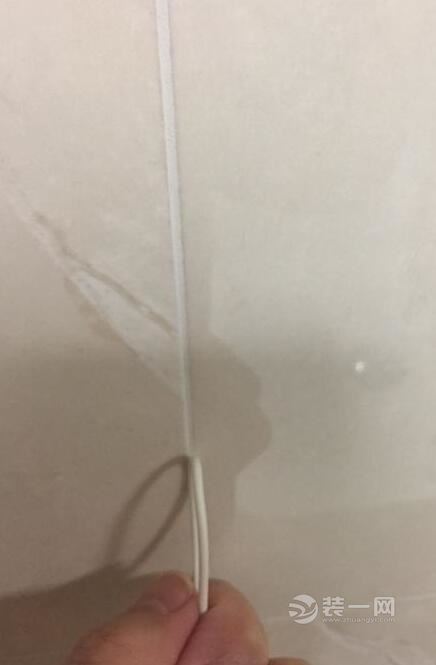 装修日记贴砖最后一道工序—填缝